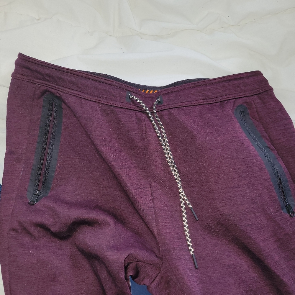 Mens joggers burgundy size L